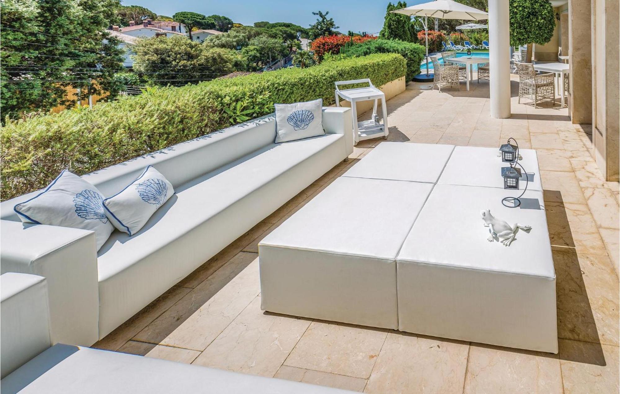 Nice Home In Cabrils With House A Mountain View Bagian luar foto