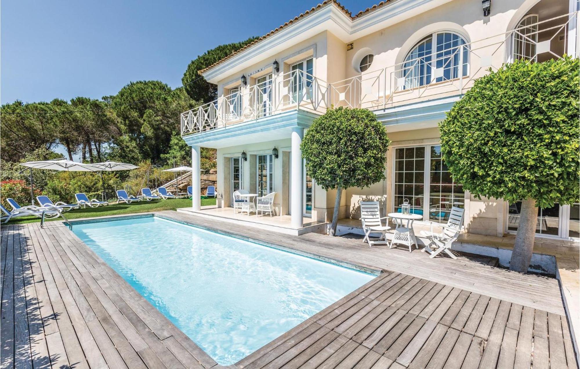 Nice Home In Cabrils With House A Mountain View Bagian luar foto