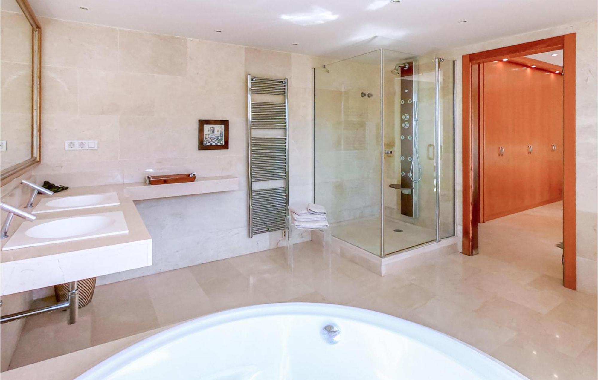 Nice Home In Cabrils With House A Mountain View Bagian luar foto