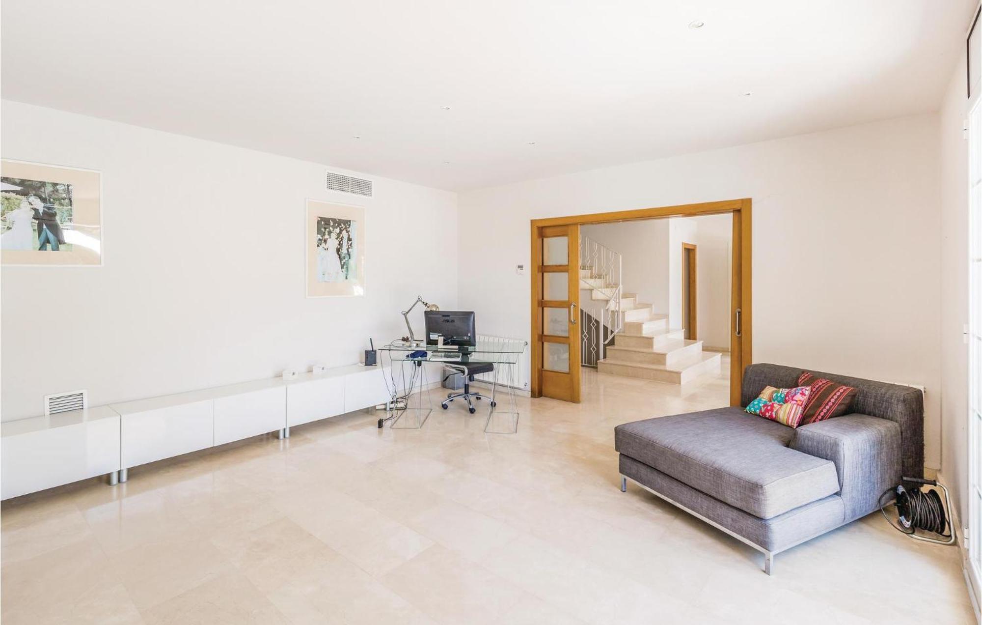 Nice Home In Cabrils With House A Mountain View Bagian luar foto