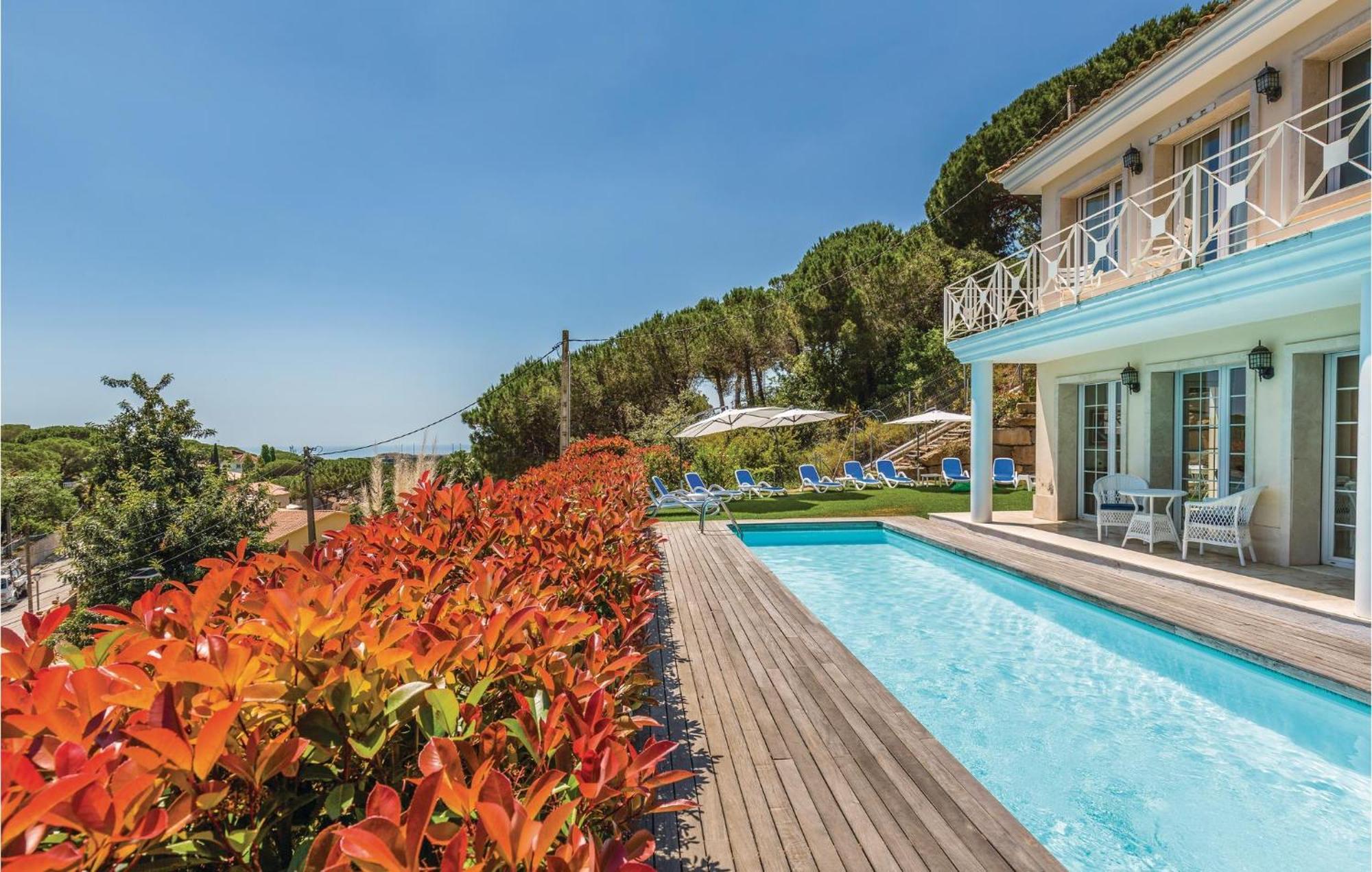 Nice Home In Cabrils With House A Mountain View Bagian luar foto