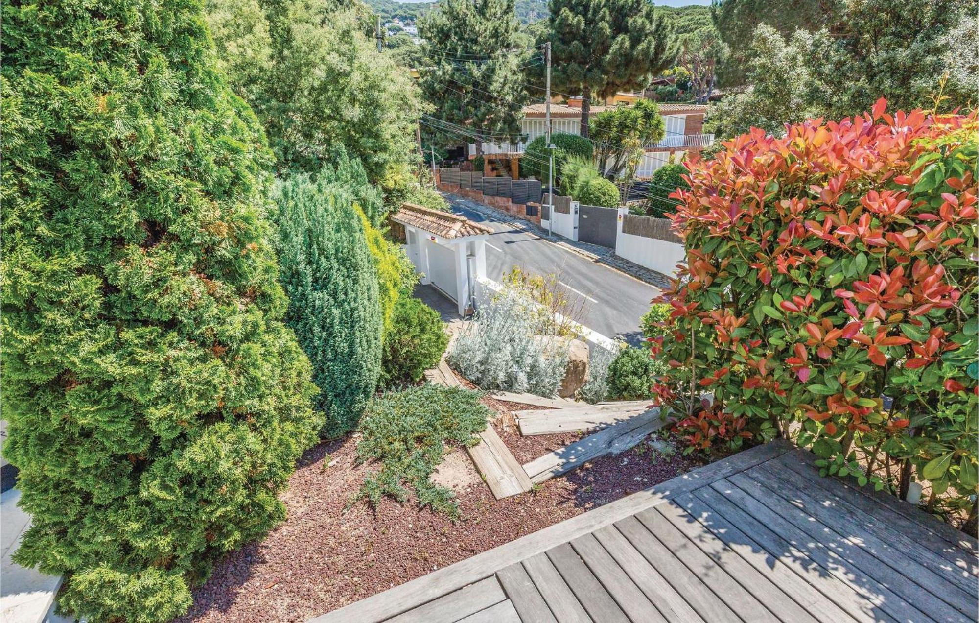 Nice Home In Cabrils With House A Mountain View Bagian luar foto